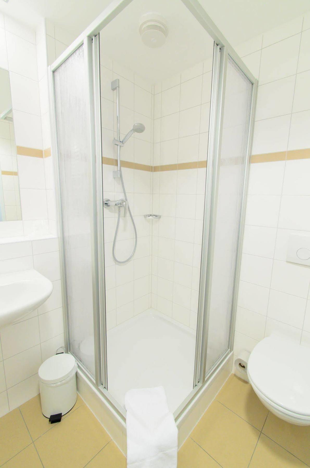 Jufa Hotel Knappenberg Ober-Gossen Экстерьер фото